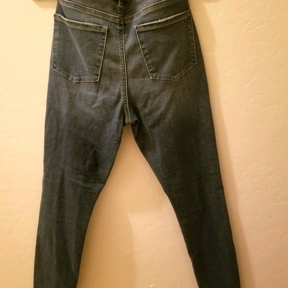 Jean's - Picture 3 of 3